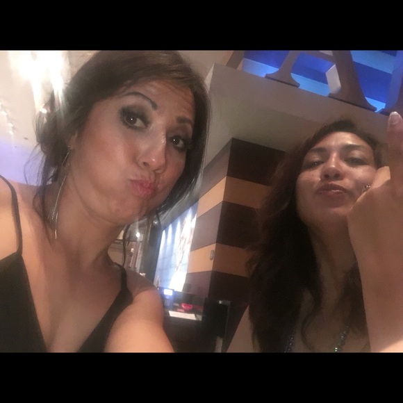 Meet your Posher, Angelina - Picture 3 of 4